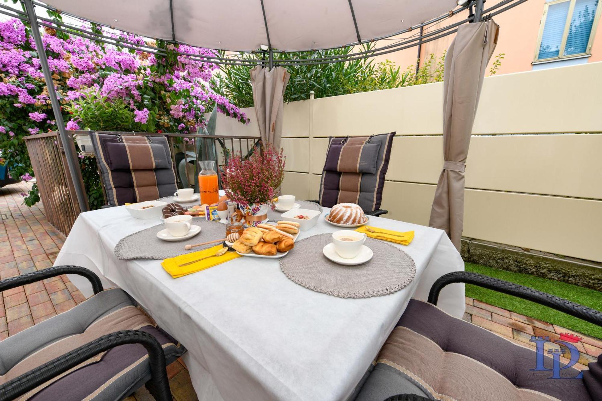 Desenzanoloft Official Partner Marriott Homes & Villas - Garden & Pool Desenzano del Garda Exterior photo