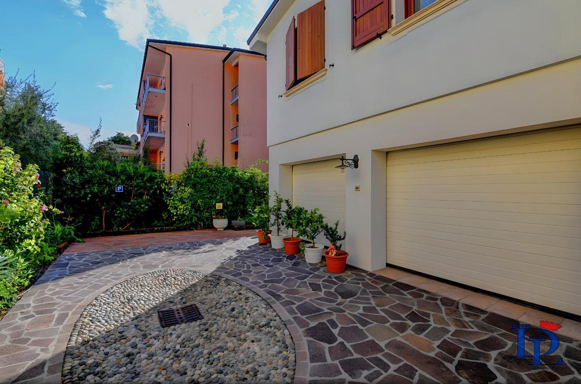 Desenzanoloft Official Partner Marriott Homes & Villas - Garden & Pool Desenzano del Garda Exterior photo