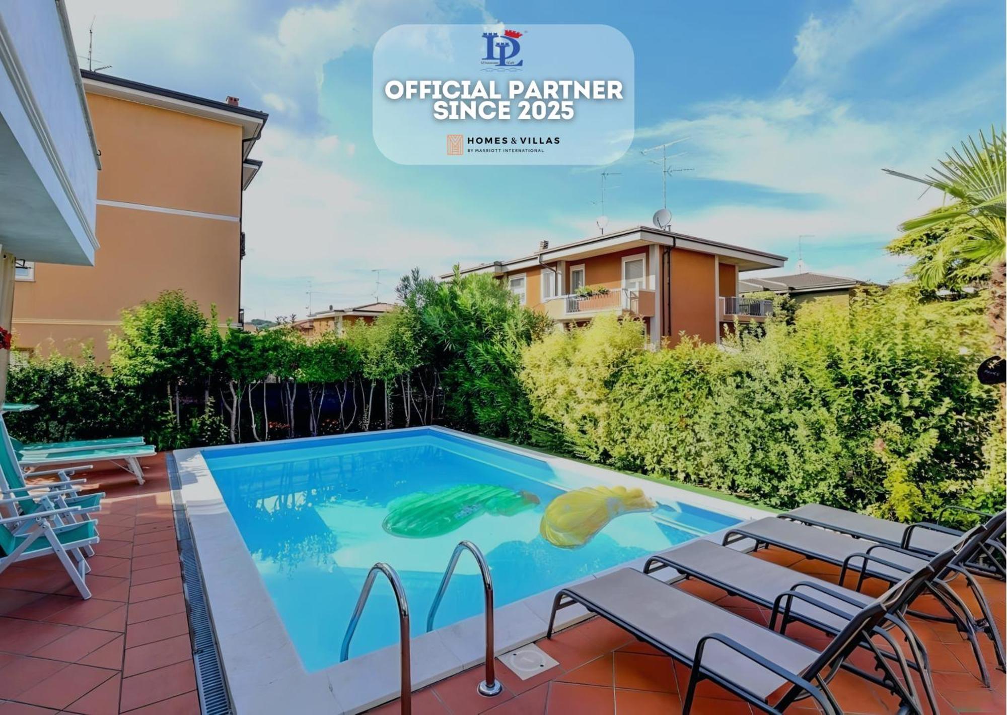 Desenzanoloft Official Partner Marriott Homes & Villas - Garden & Pool Desenzano del Garda Exterior photo